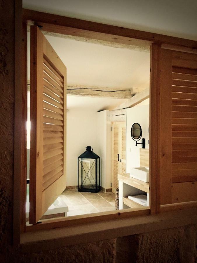 Mas Du Grand Bordes Bed & Breakfast Saint-Laurent-d'Aigouze Exterior photo