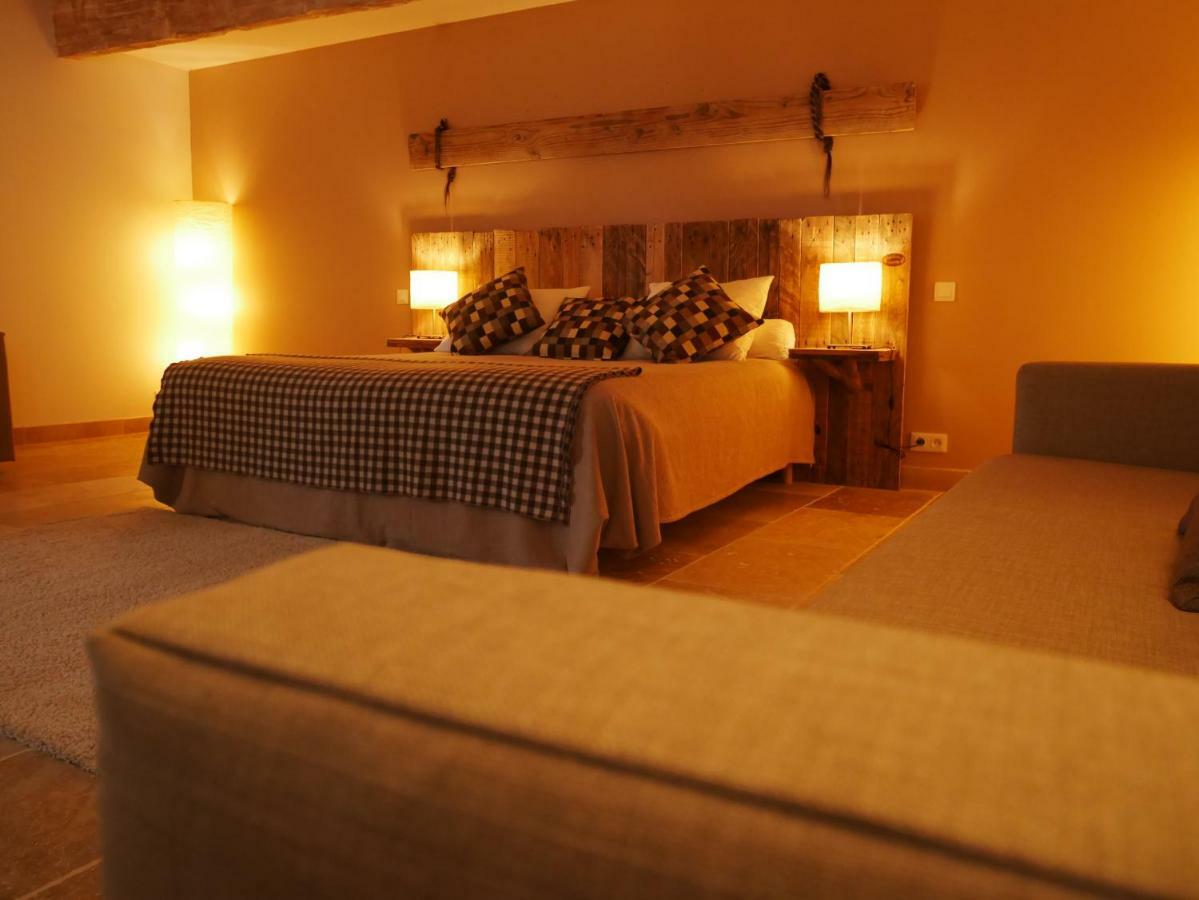 Mas Du Grand Bordes Bed & Breakfast Saint-Laurent-d'Aigouze Exterior photo